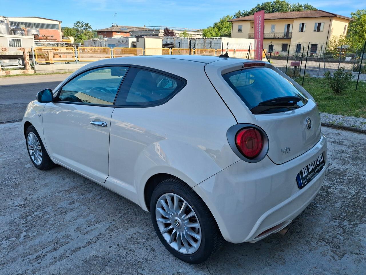 Alfa Romeo MiTo 1.4 Distinctive 78cv E6 GPL