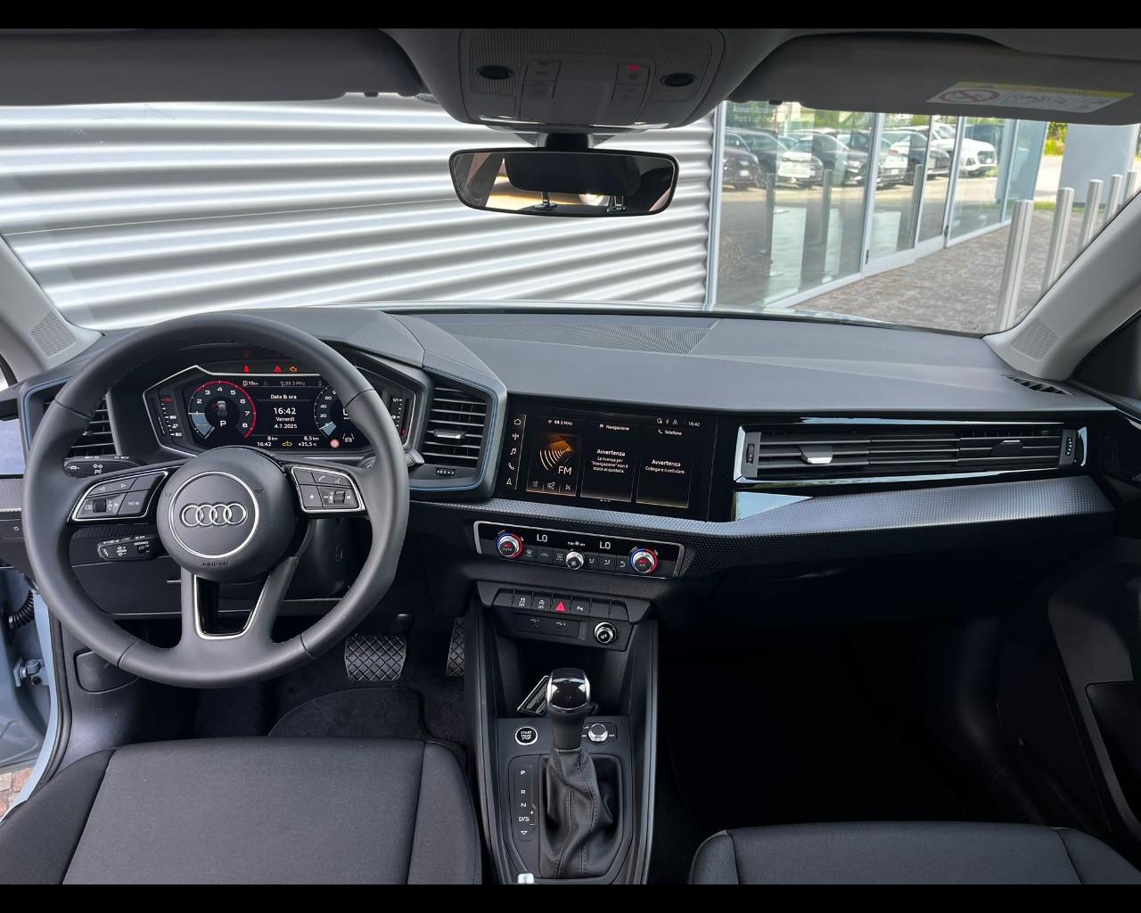 AUDI A1 ALLSTREET 30 TFSI S-TRONIC IDENTITY CONTRAST
