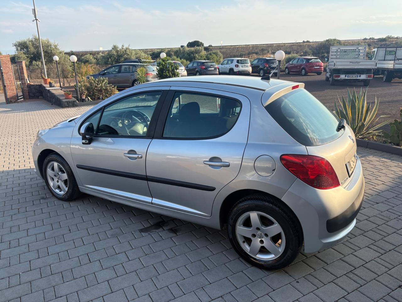 Peugeot 207 1.4 8V 75CV 5p. X Line