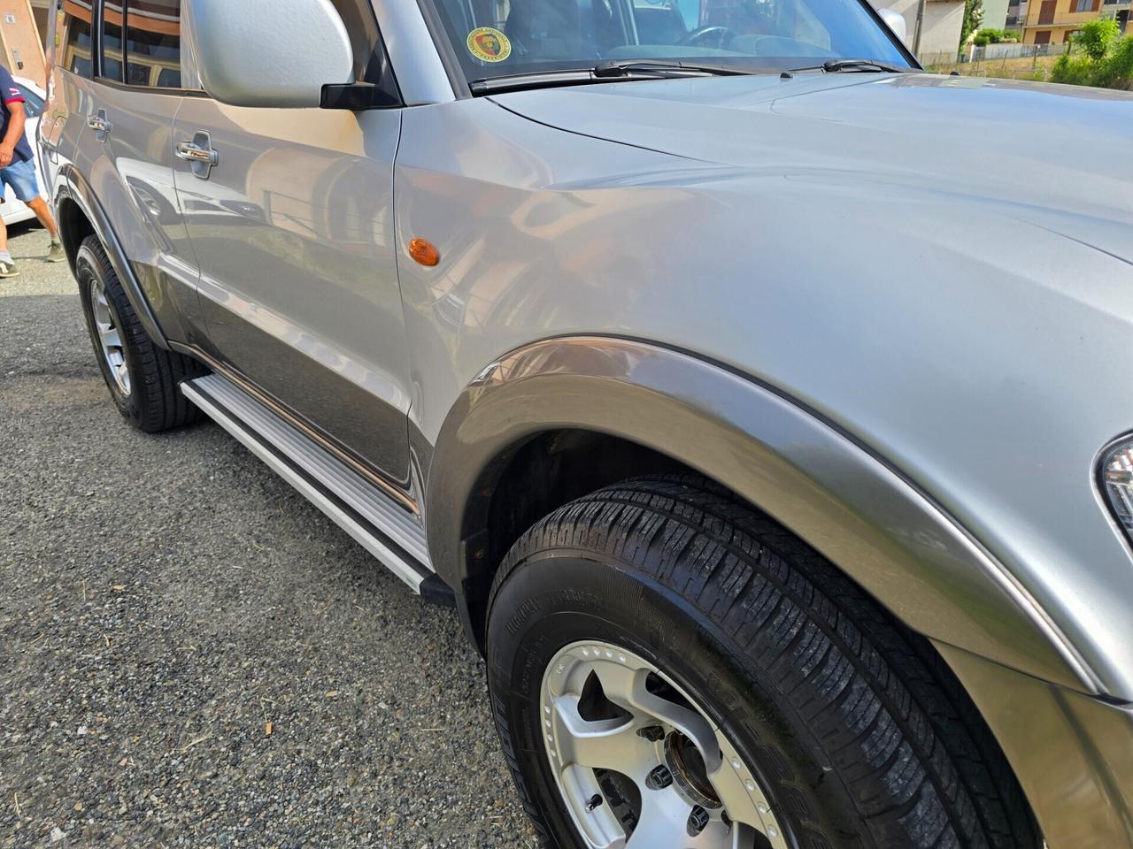 Mitsubishi Pajero 3.2 DID WAGON GLS 7 POSTI