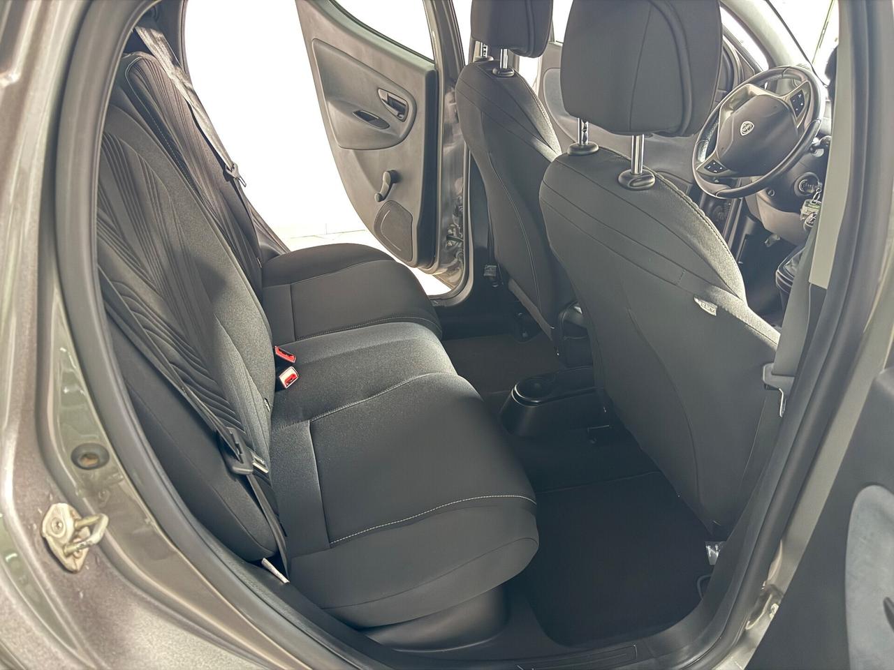 Lancia Ypsilon 1.0 S&S Hybrid Ecochic Gold 78.000km
