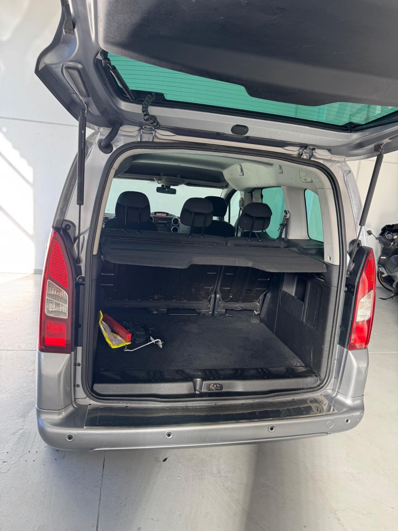 Peugeot Partner Tepee BlueHDi 100 Outdoor