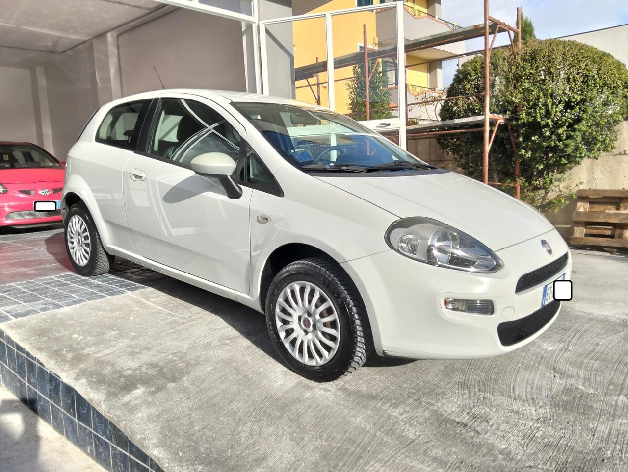 Fiat Punto 1.4 Natural Power Lounge 2014