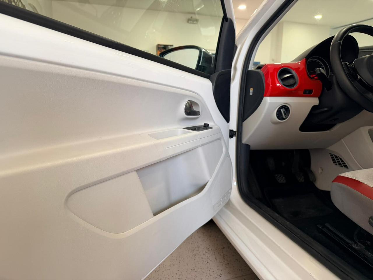 Volkswagen up! 1.0 75 CV 5p. high