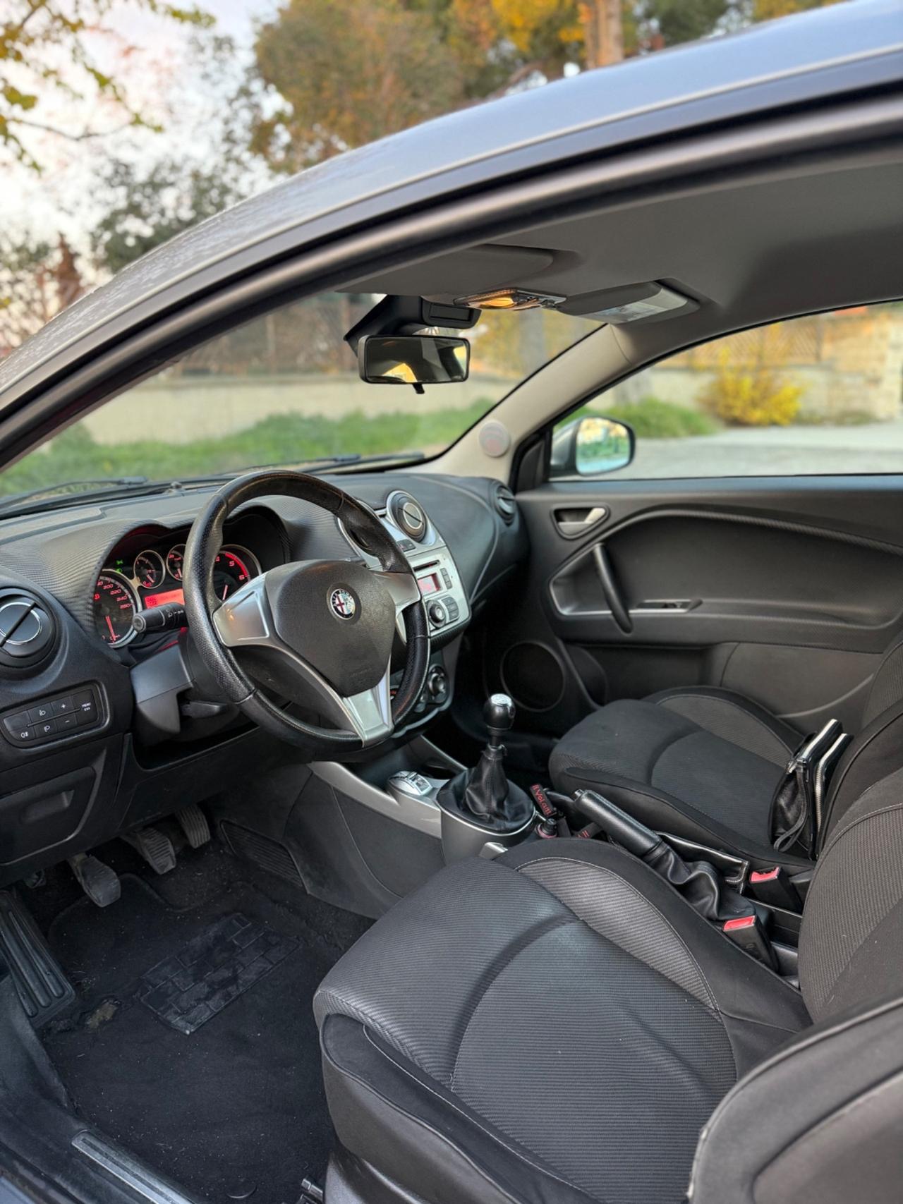 Alfa Romeo MiTo 1.6 JTDm 16V Distinctive Sport Pack