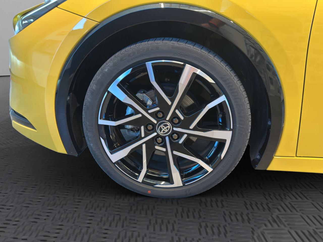 Toyota Prius 2.0 phev Lounge