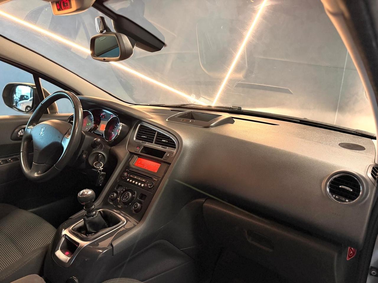 Peugeot 5008 1.6 HDi 112CV Tecno
