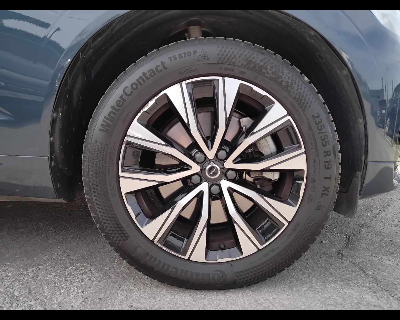 VOLVO XC60 II 2022 - XC60 2.0 b4 Plus Dark auto