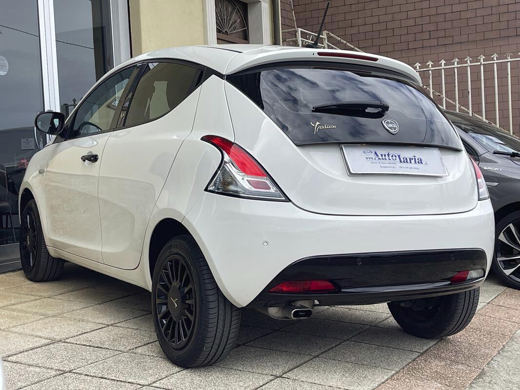 Lancia Ypsilon 1.2 69 CV Gold Plus Black and Noir - 70 Aziendale