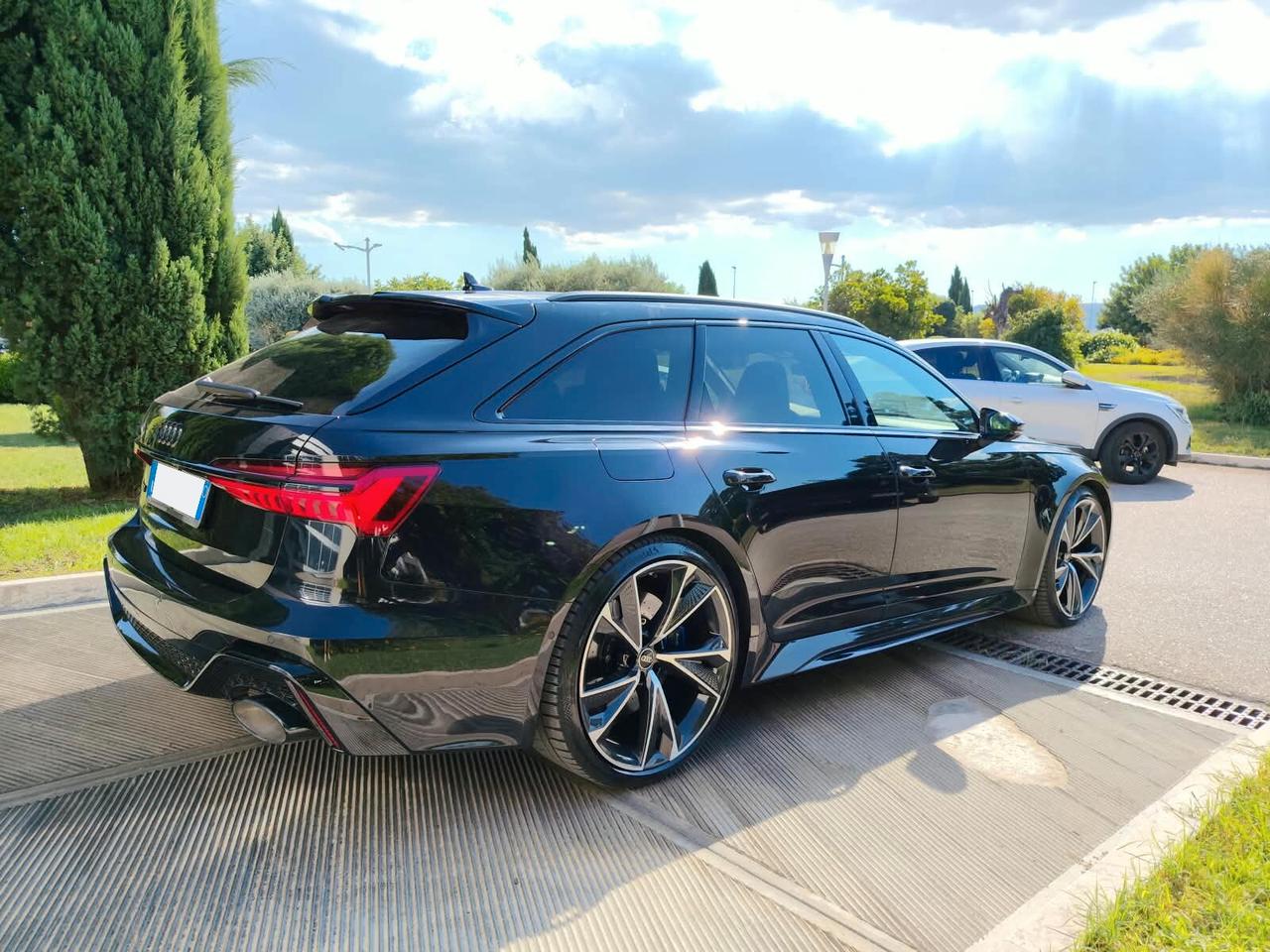Audi RS6 Avant 4.0 TFSI V8 quattro tiptronic