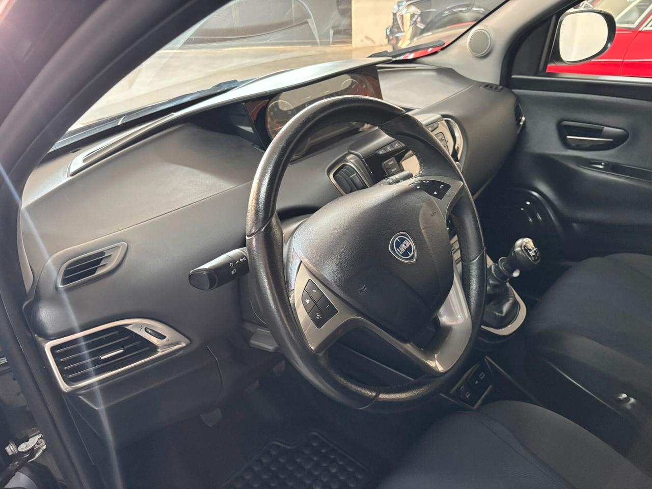 Lancia Ypsilon 1.0 FireFly 5 porte S&S Hybrid Ecochic Gold