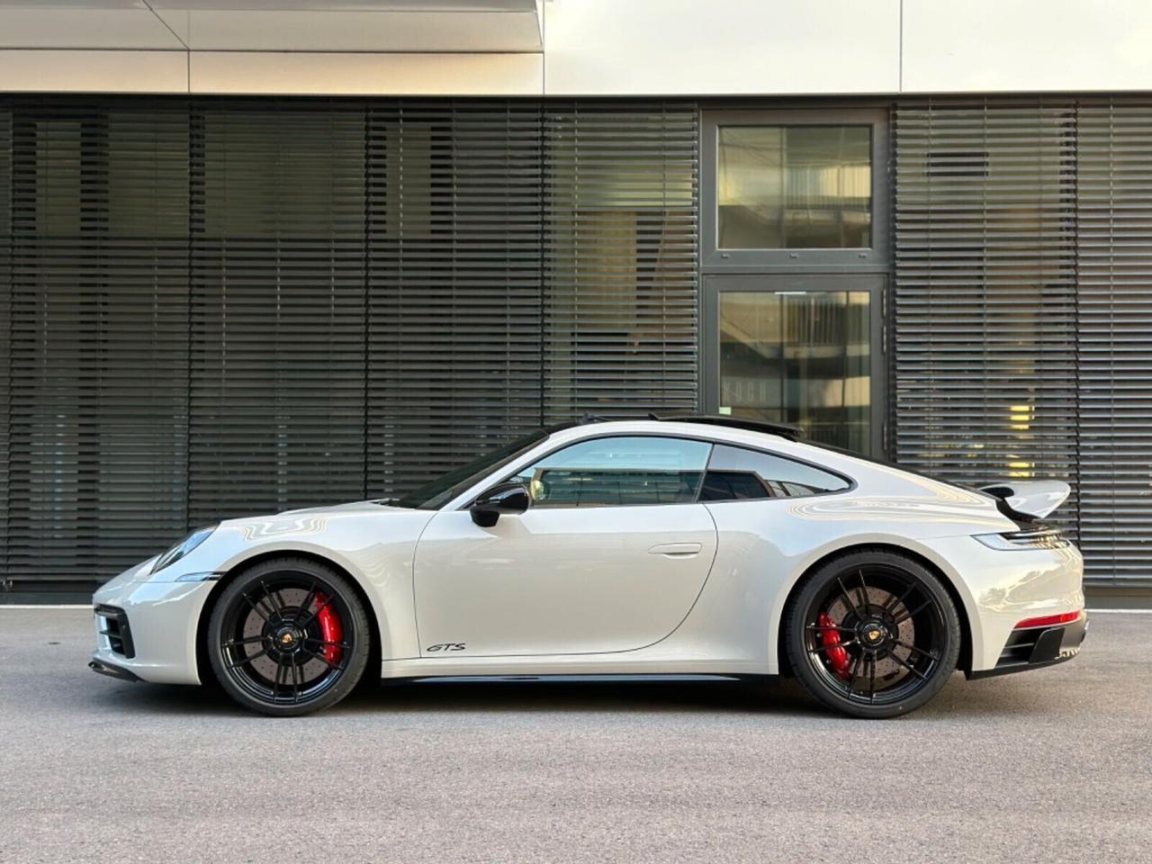 Porsche 992 GTS Coupe' 480 cv