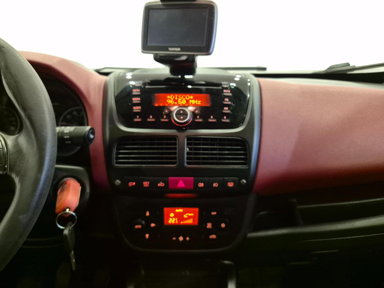 Fiat Doblo 1.6 mjt 16v Dynamic - UNIPROPRIETARIO - NEOPATENTATI - navi - sens. post.