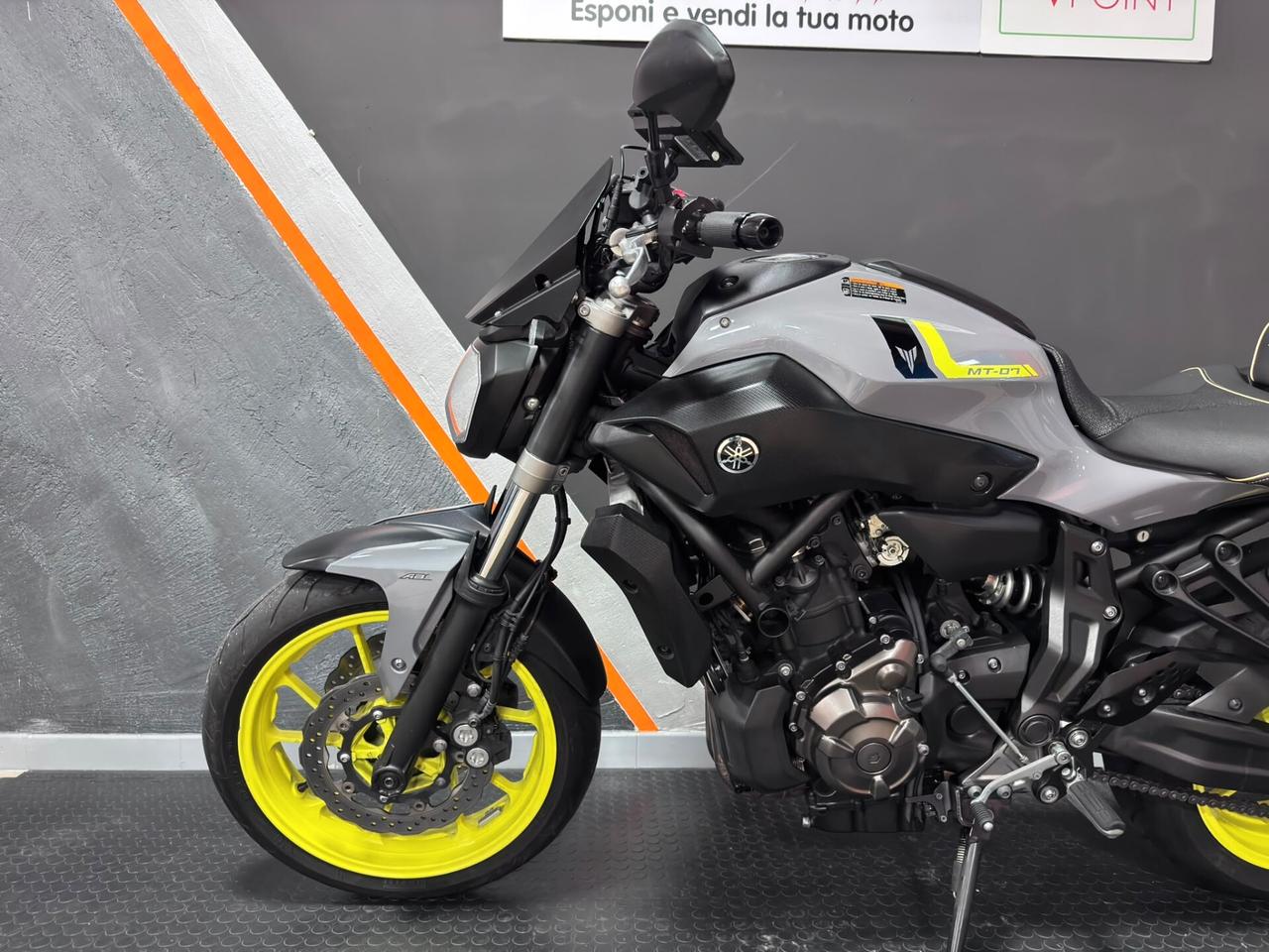 Yamaha MT-07 NIGHT FLUO