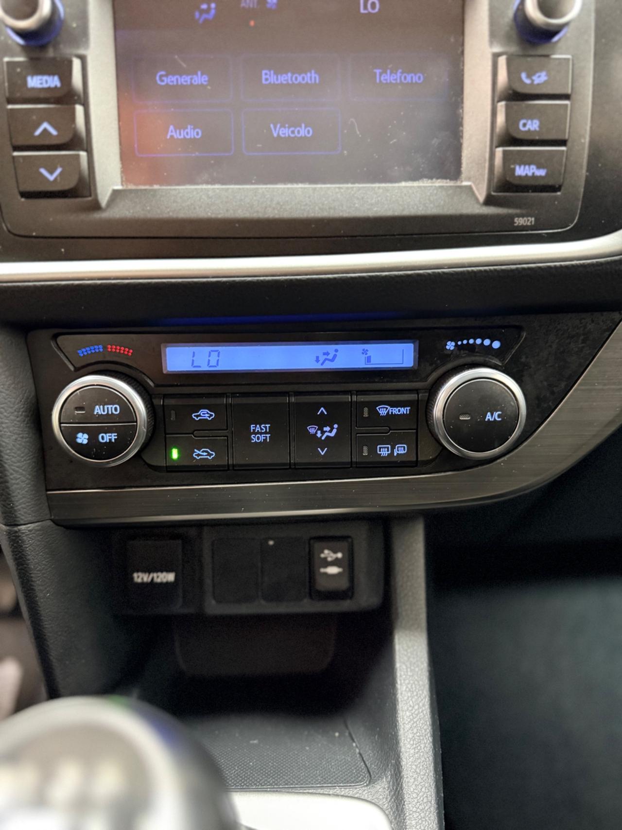 Toyota Auris 2.0 D-4D 124cv 05/2015 Neopatentati Euro 5B