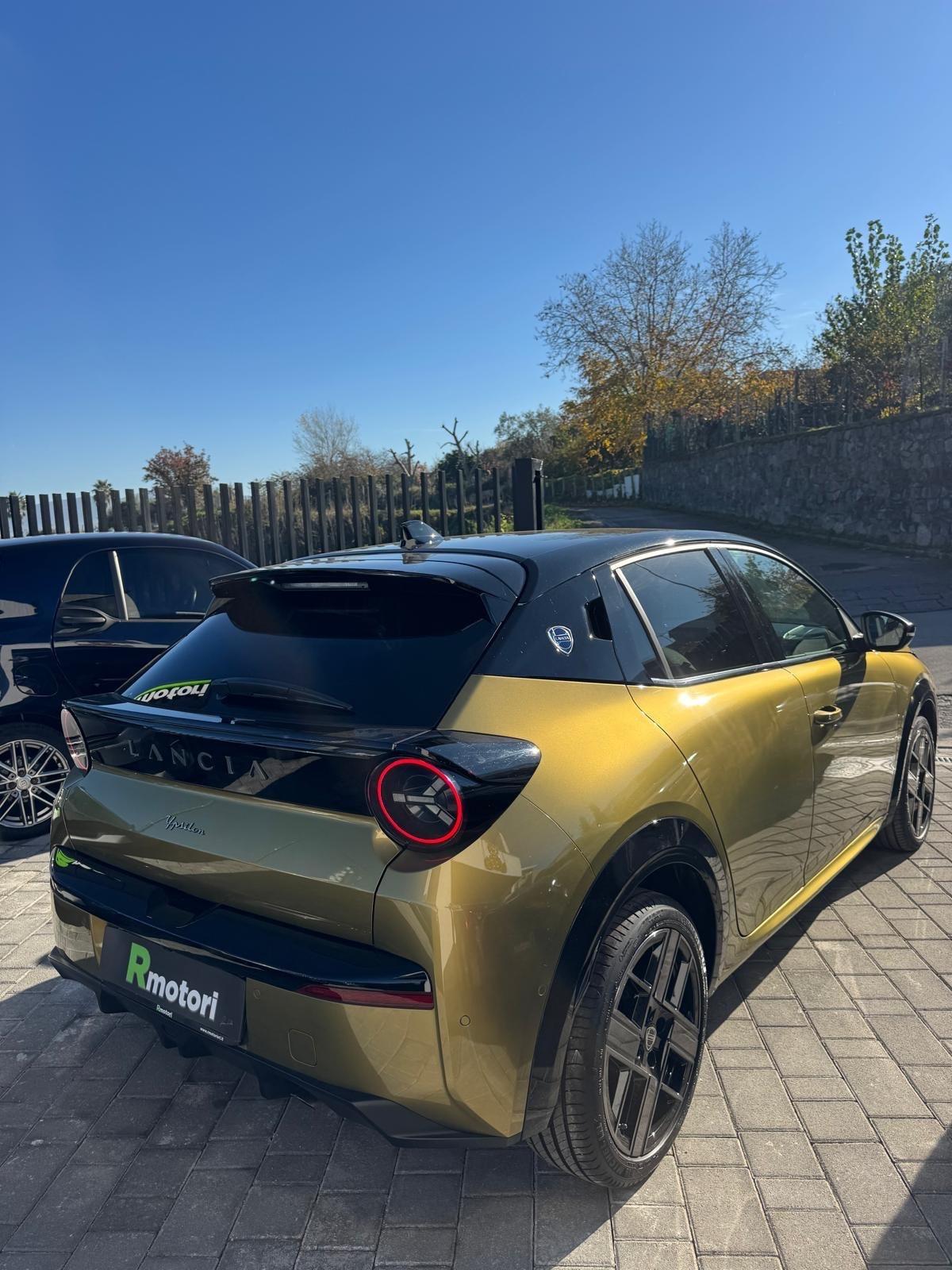 Lancia Ypsilon Hybrid e-DCT LX