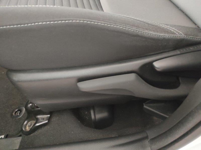 TOYOTA Yaris 3ª serie - Yaris 1.5 Hybrid 5 porte Business