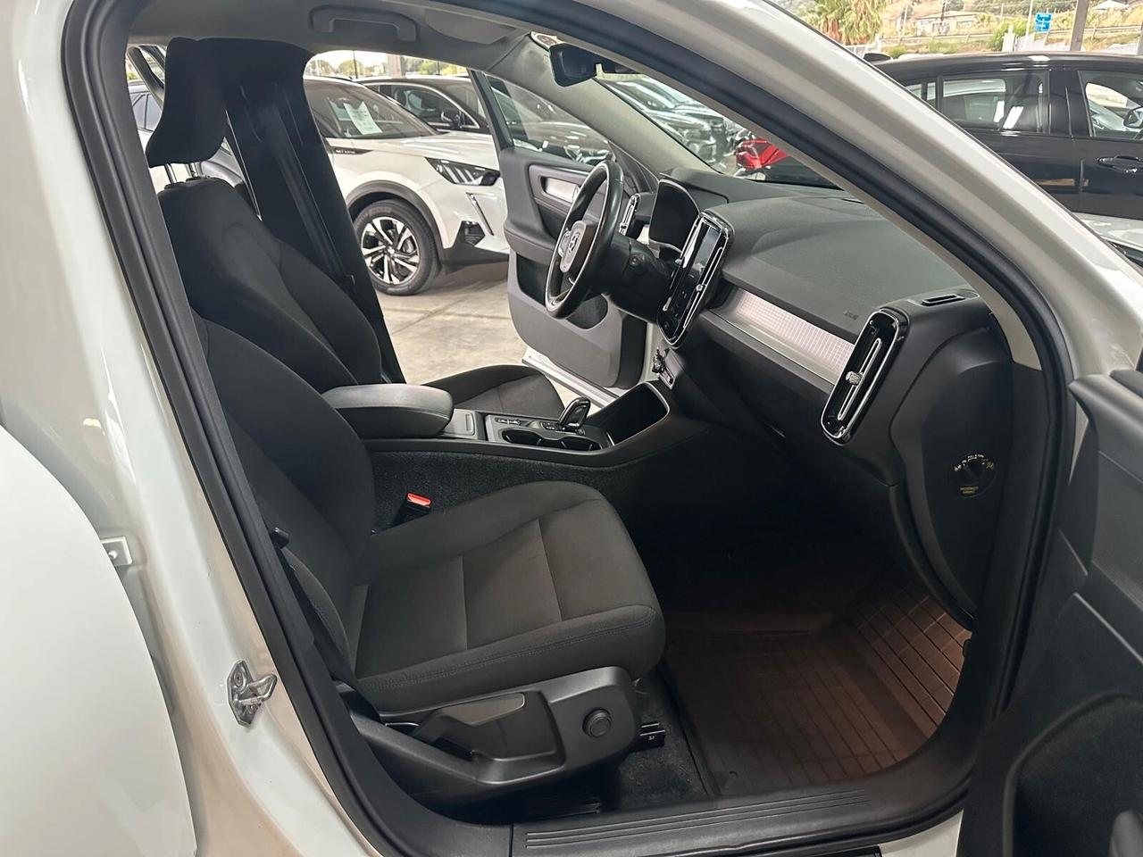 VOLVO XC40 2.0 150CV 06/2020