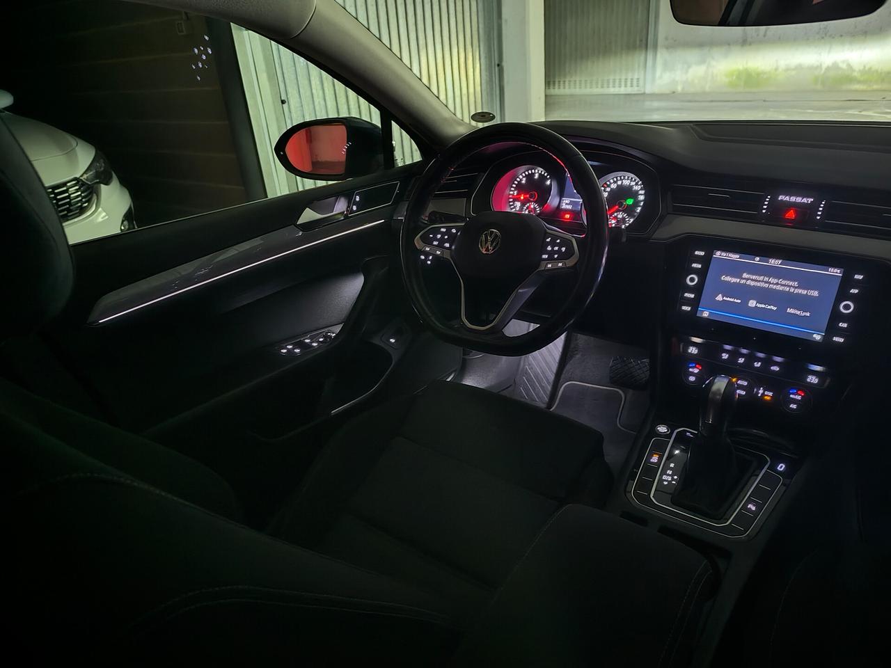 Volkswagen Passat Variant 1.6 TDI SCR DSG Business BMT