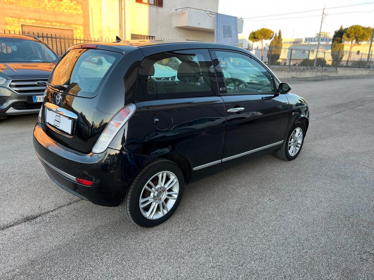 Lancia Ypsilon 1.2 69 CV Unyca NEOPATENTATI