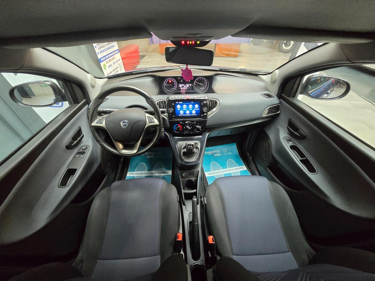 LANCIA YPSILON 1.0 FIREFLY HYBRID GOLD XNEOPATENTATO