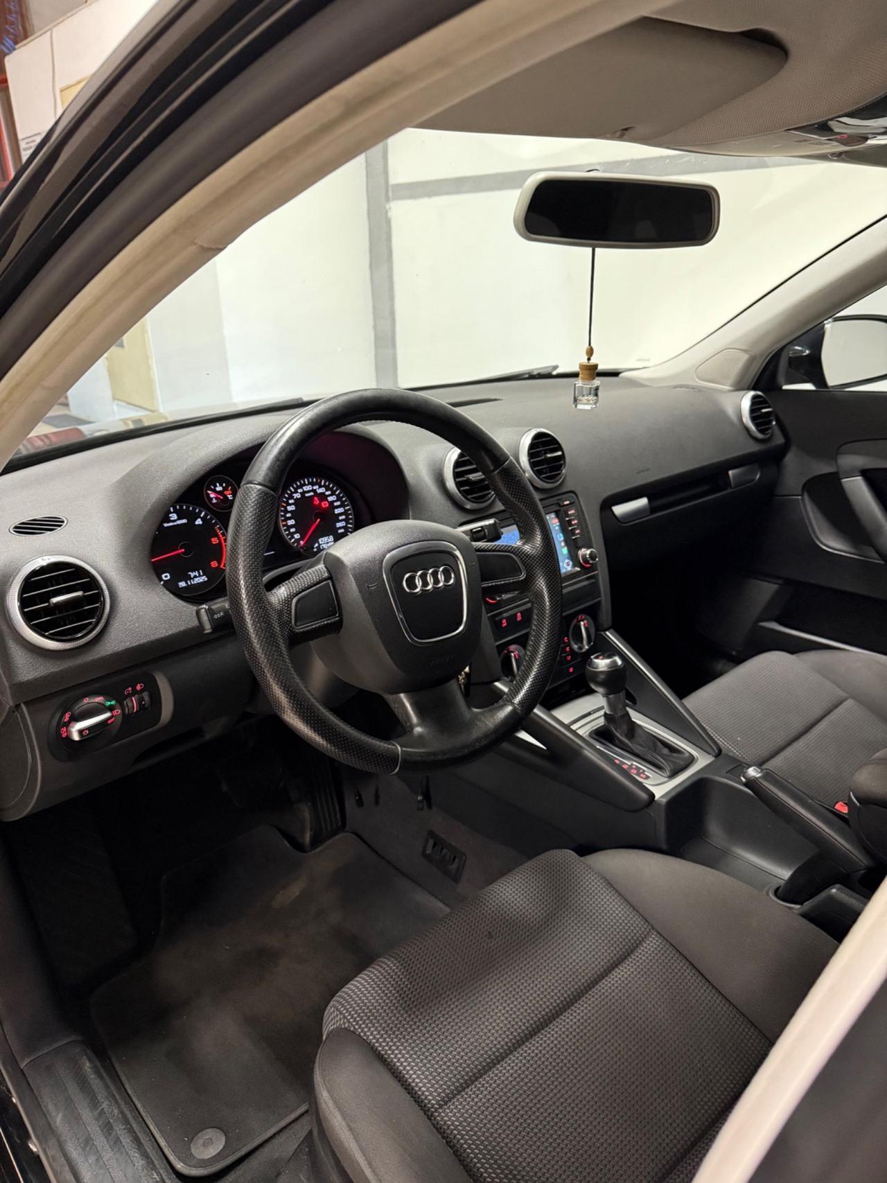Audi A3 SPB 1.6 TDI 105 CV CR Attraction
