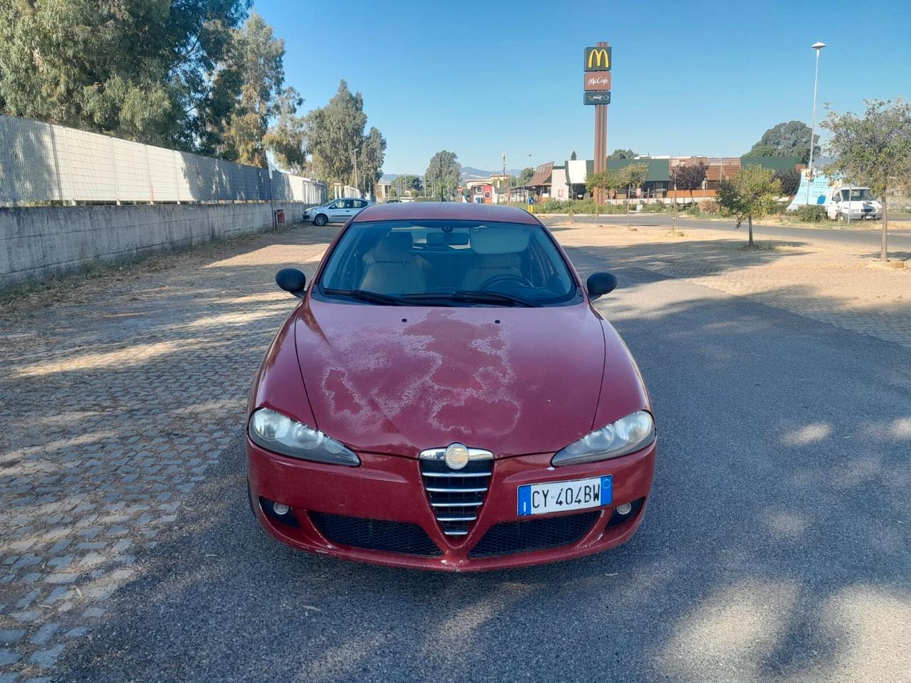 Alfa Romeo 147 1.9 JTD M-JET 16V rossa