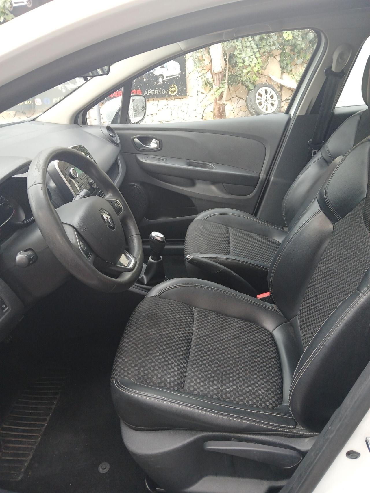 Renault Clio dCi 8V 90 CV EDC 5 porte Moschino Intens