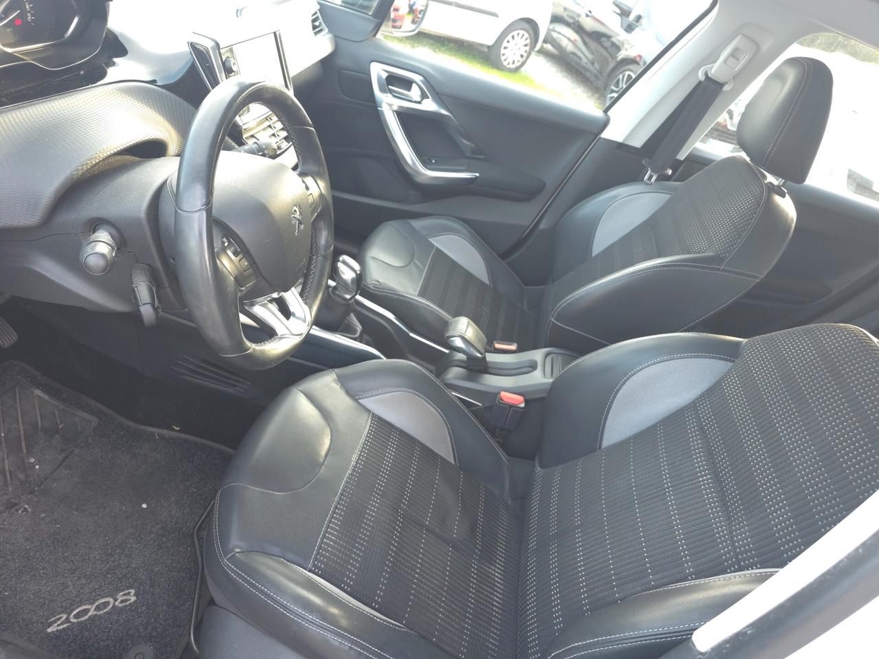 Peugeot 2008 PureTech 82 Allure