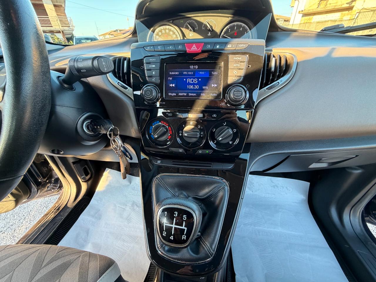 Lancia Ypsilon 0.9 TwinAir 85 CV 5 p Metano Ecochic 141.286 km