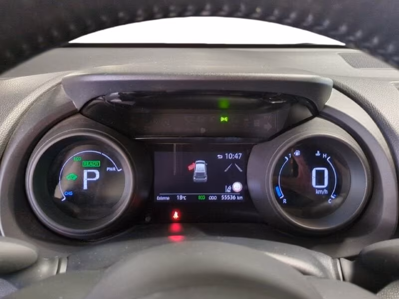 Toyota Yaris Hybrid Trend MY22