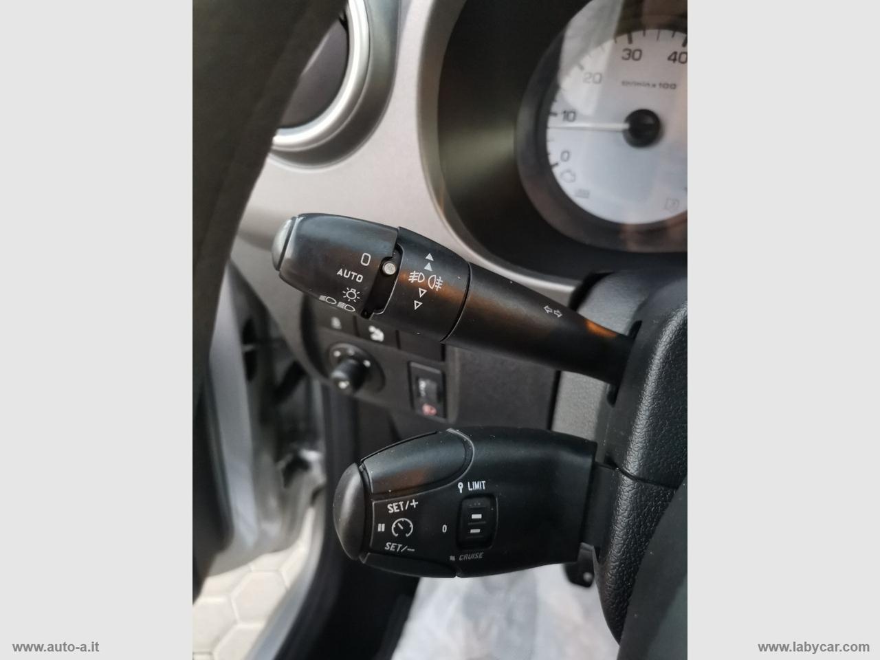 PEUGEOT Partner Tepee BlueHDi 100 Outdoor