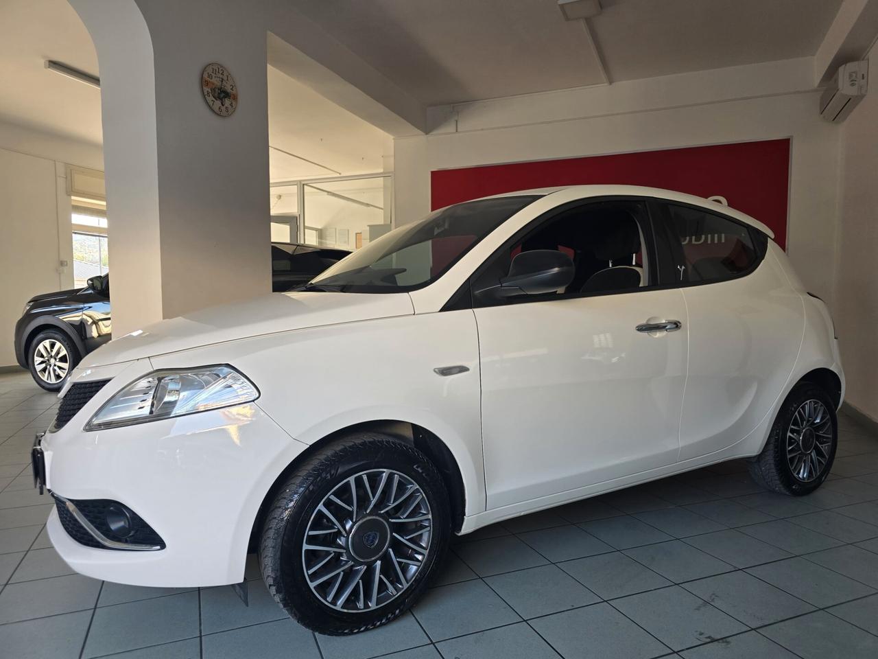 Lancia Ypsilon 1.2 69 CV 5 porte