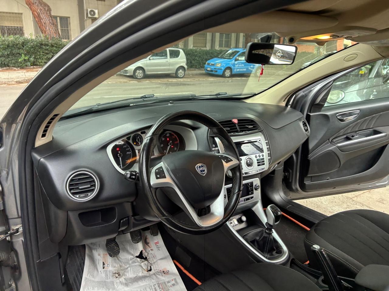 Lancia Delta 1.6 MJT Platino Parcheggio Automatico