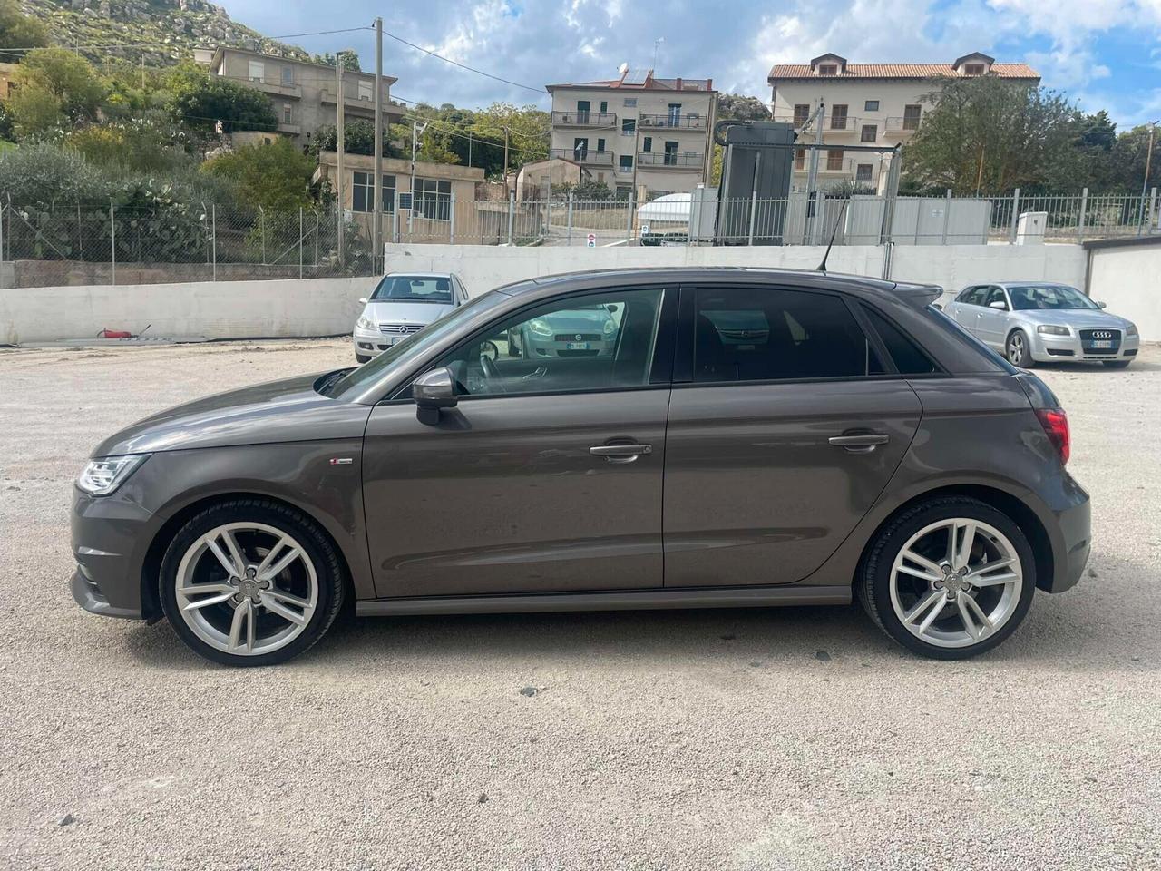 Audi A1 Audi A1 1.0 82CV s-line ( NEO PATENTATI)