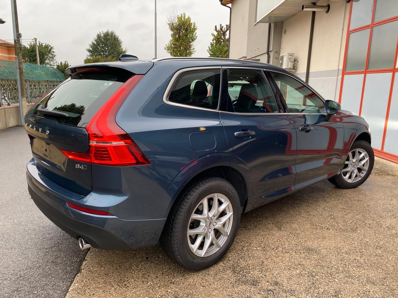 Volvo XC 60 XC60 B4 (d) AWD Geartronic Momentum Pro - ELETTRICA/DIESEL