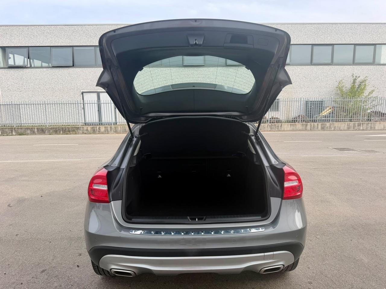 Mercedes GLA180d 197.000km 2016 euro6 neopatentati