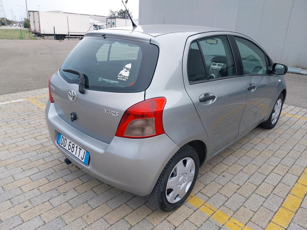Toyota Yaris 1.0 5 porte Sol