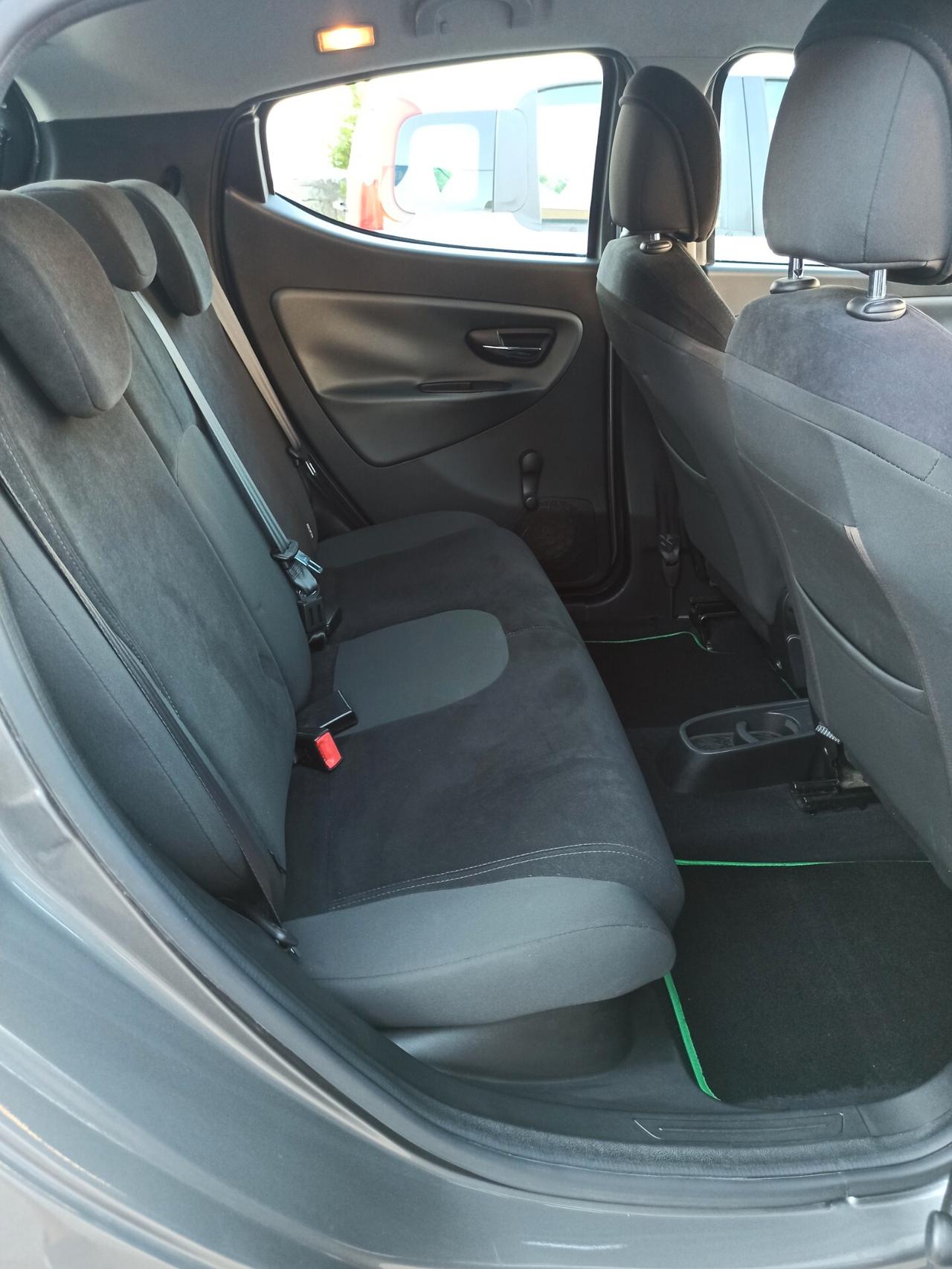 Lancia Ypsilon 1.2 69 CV 5 porte S&S Gold