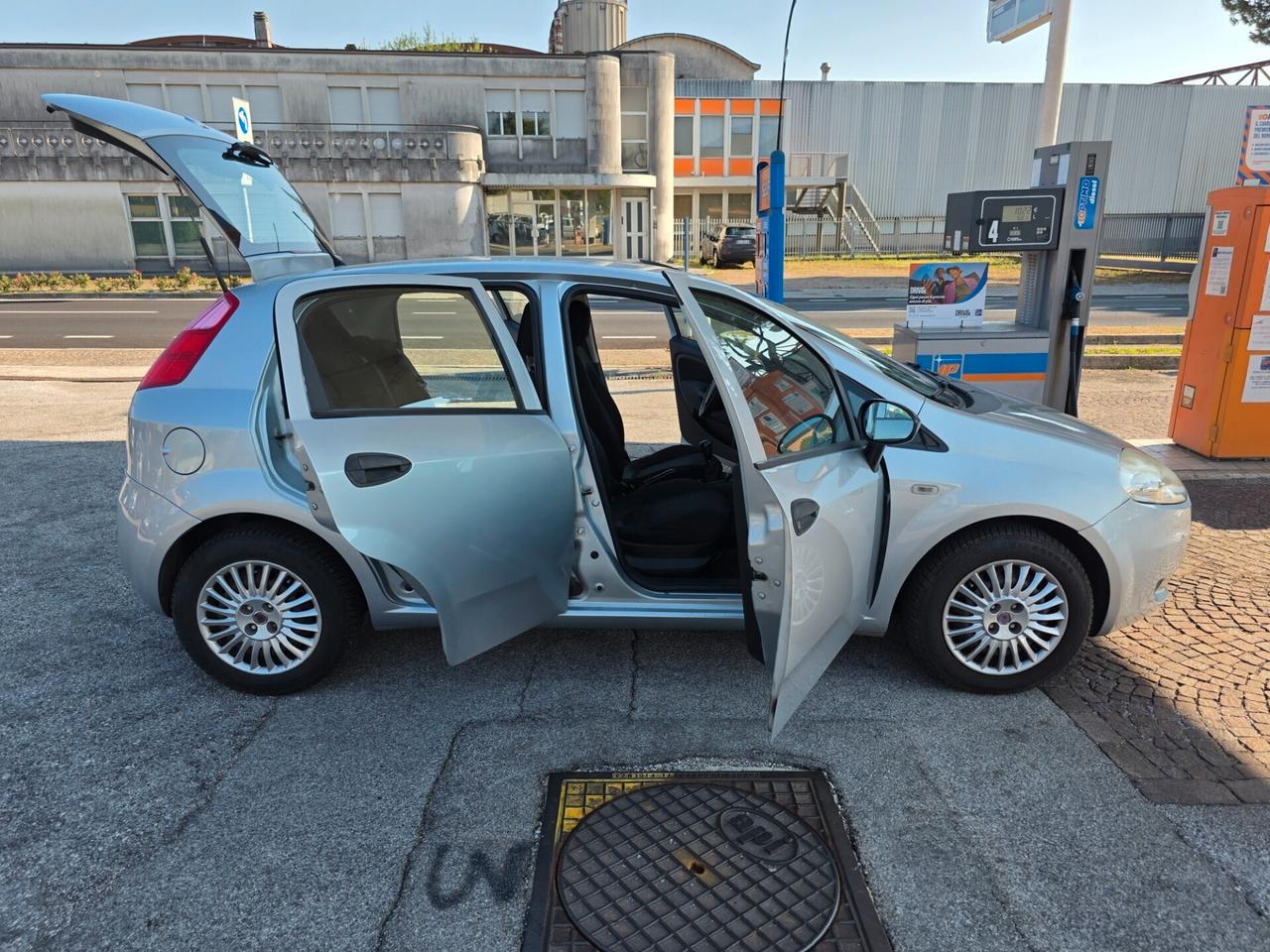 Fiat Grande Punto 1.3 MJT 75 CV 5 porte con 229.000km Neopatentati ok