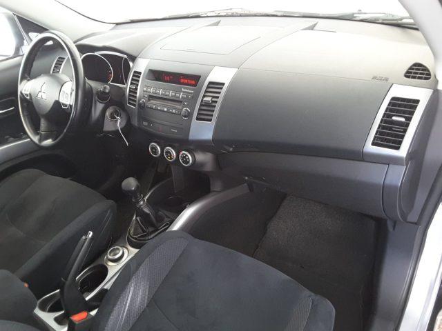 MITSUBISHI Outlander 2.0 DI-D 140cv Instyle 4WD 7 POSTI
