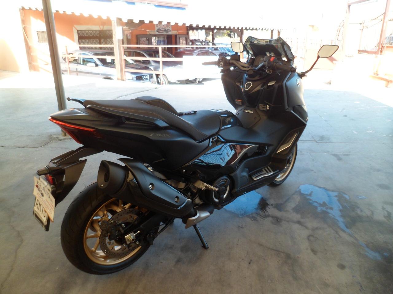 Yamaha T Max 560 tech max dark Petrol solo km480