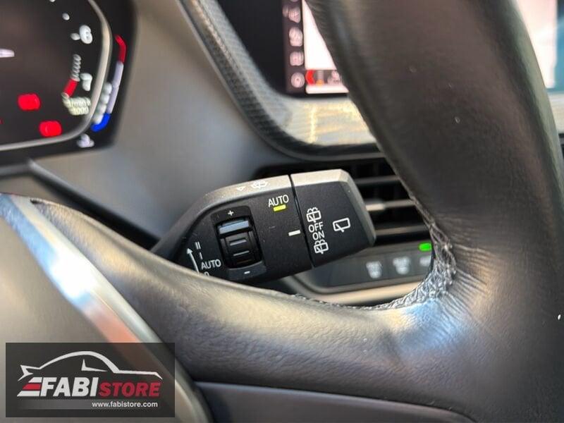 BMW Serie 1 118i Business Advantage Automatic - LED, Navi, Cruise, CarPlay ecc