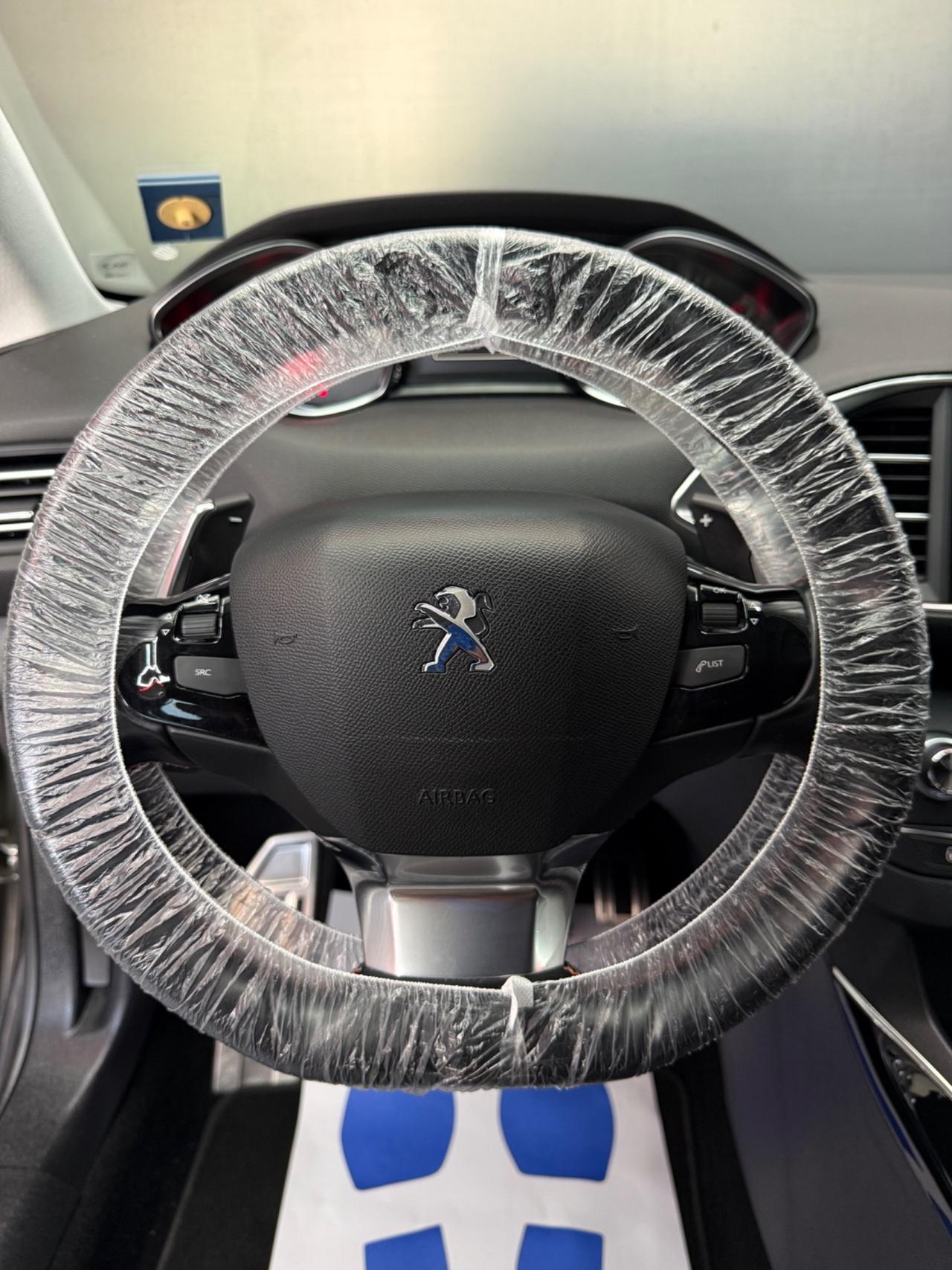 Peugeot 308 1.5 BlueHDi 130cv EAT8 Tech Edition FULL