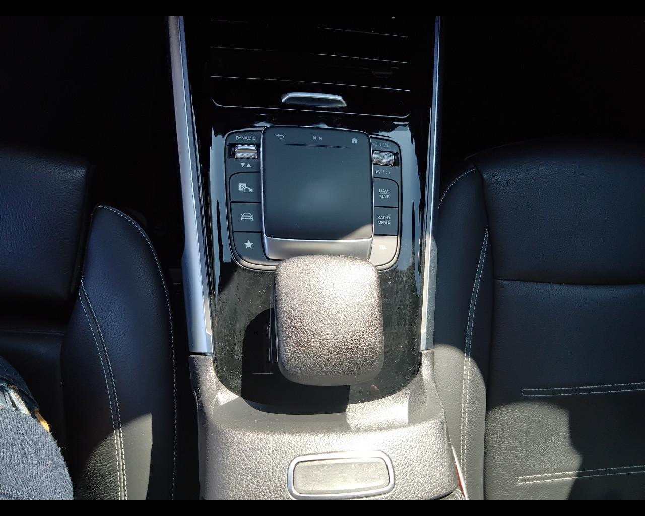 Mercedes-Benz GLB - X247 2019 - GLB 200 d Premium auto