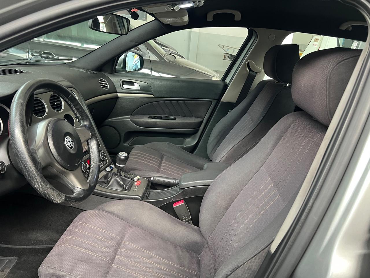 Alfa Romeo 159 1.9 JTDm 16V Sportwagon Distinctive
