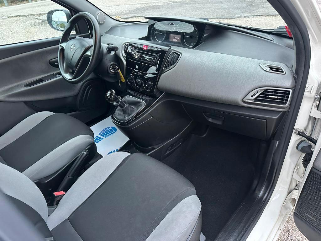 Lancia Ypsilon 5 Porte Ypsilon 0.9 t.air Gold ecochic metano 80cv