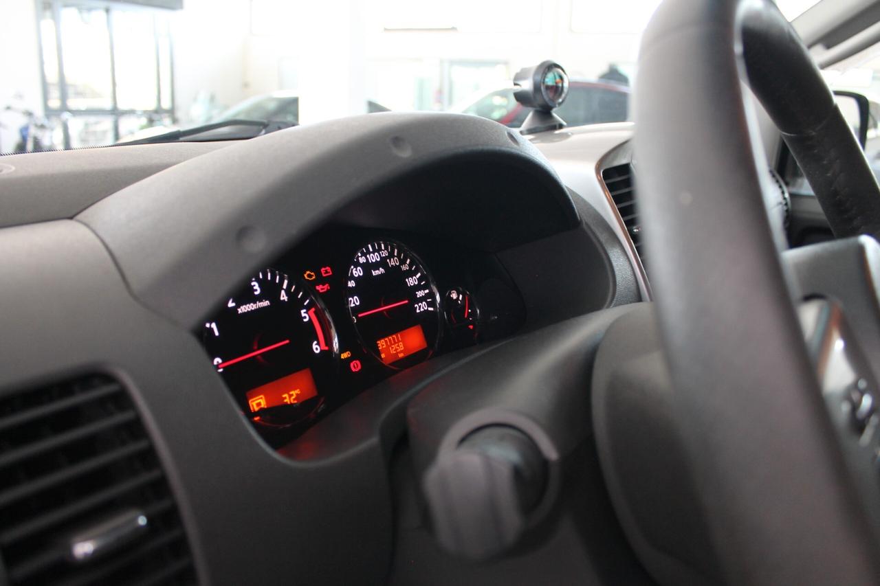 Nissan Navara 3.0 dCi 4 porte Double Cab LE V6