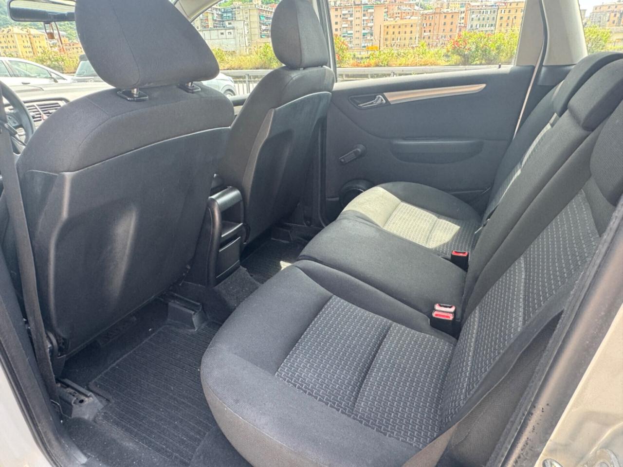 Mercedes-benz B 180 B 180 CDI Premium 2011
