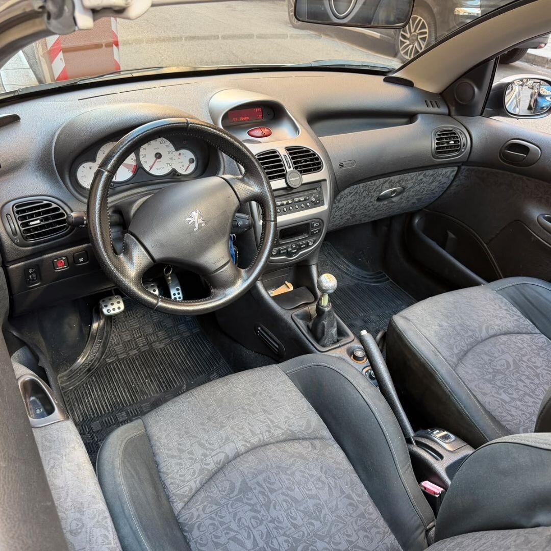 Peugeot 206 1.6 HDi Cabrio - 109CV